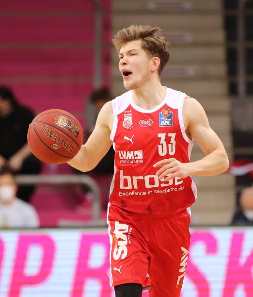 表现不仅在 表现不仅在